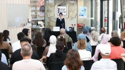 Osmangazi Belediyesi tarafından düzenlenen “1 Kitap 1 Yazar” buluşmalarının bir