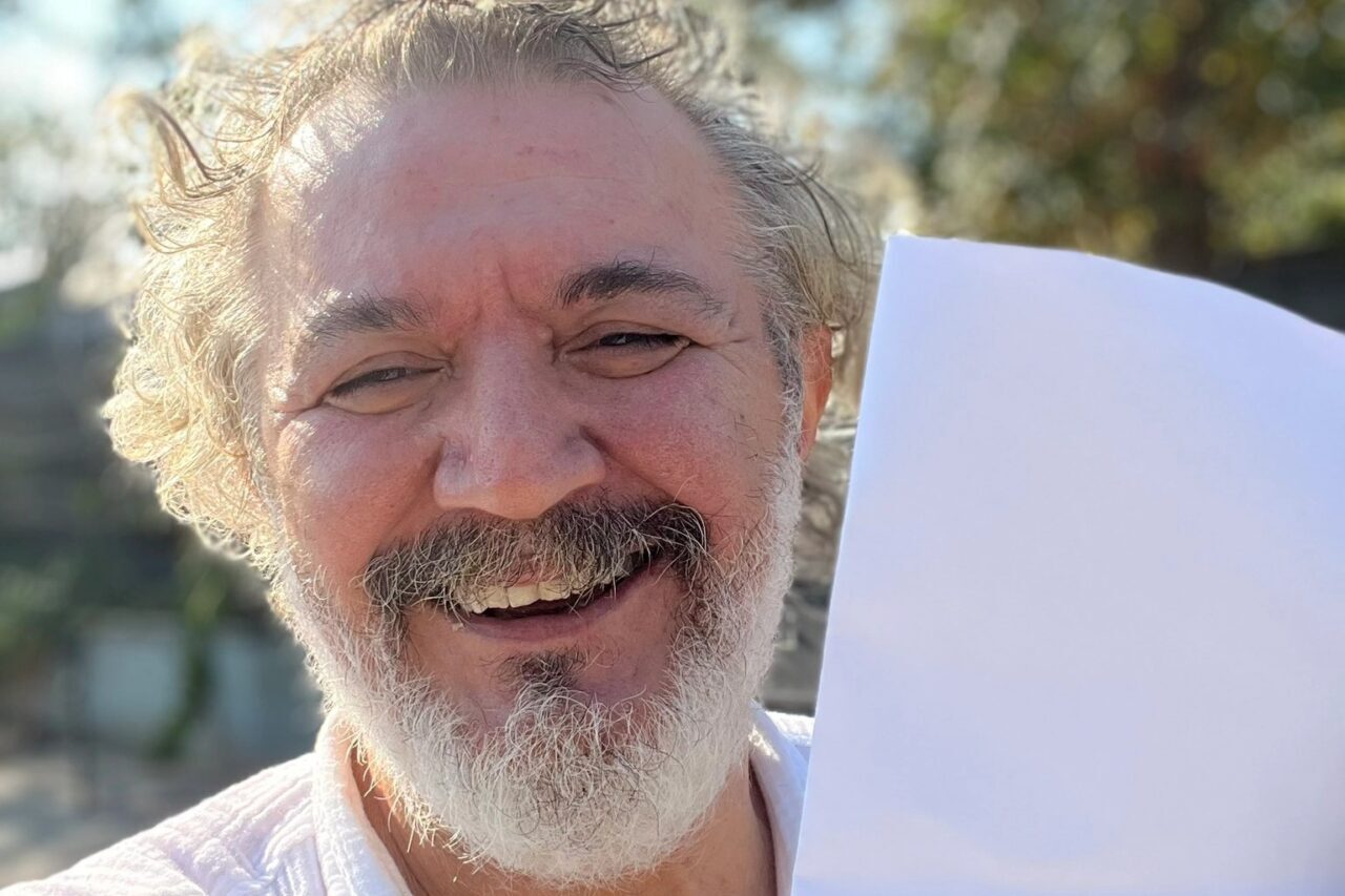 Oyuncu ve mizah yazarı Müfit Can Saçıntı, hakkında yapılan şikayet