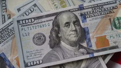 Reel sektörün net döviz açığı Temmuz’da 210,8 milyar dolara çıktı.