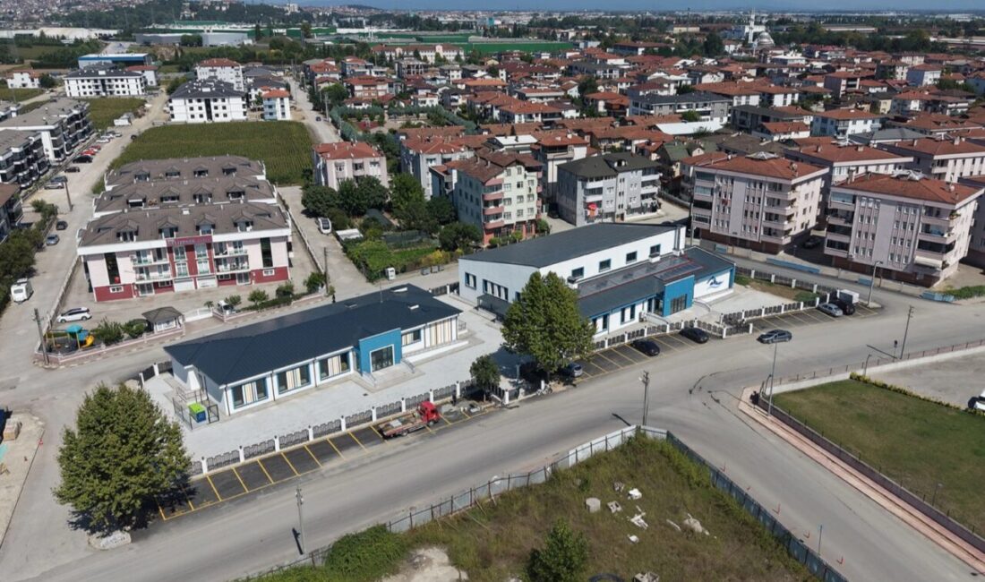Sakarya Büyükşehir Belediyesi'nin Arifiye'de inşa ettiği Gençlik Merkezi ve Yüzme