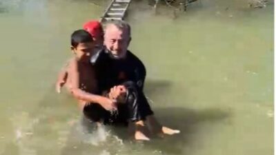 Sakarya Büyükşehir Belediyesi İtfaiyesi, Geyve’de bulunan Çay Deresi’nde mahsur kalan