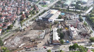 Sakarya Büyükşehir Belediye Başkanı Yusuf Alemdar, milletvekilleriyle birlikte 3.5 milyar
