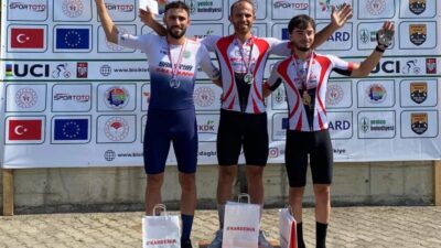 Sakarya Büyükşehir Belediyesi Spor Kulübü sporcuları, kano, kick boks ve