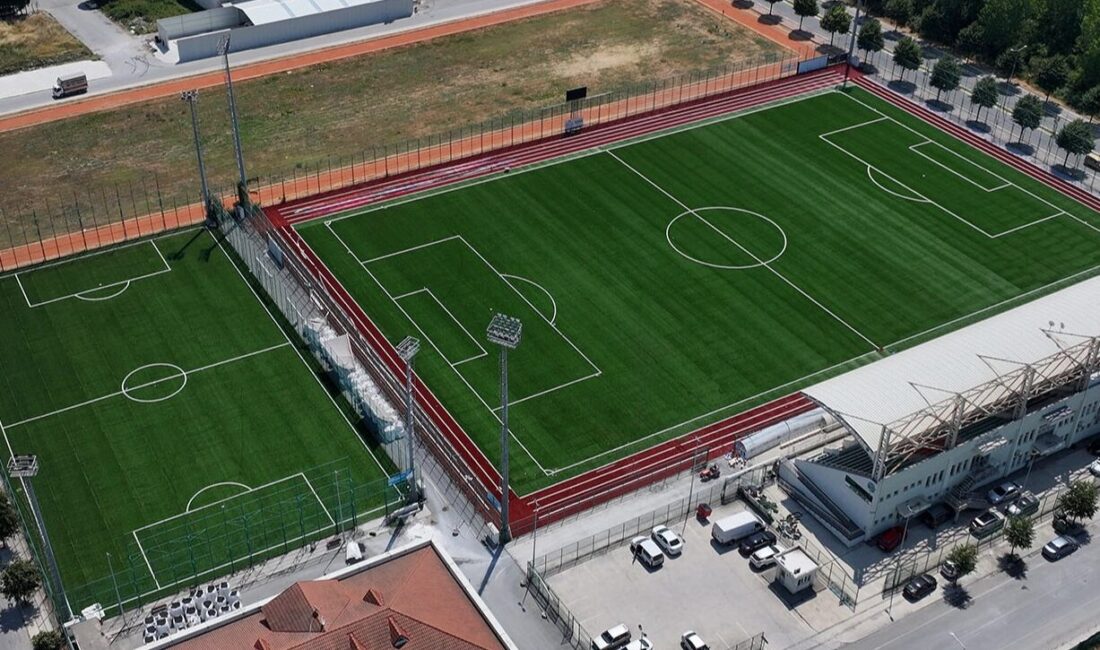Sakarya Büyükşehir Belediyesi Ekrem Karaberberoğlu Altyapı Tesisleri’nde faaliyet yürüten Sakaryaspor