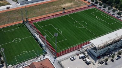 Sakarya Büyükşehir Belediyesi Ekrem Karaberberoğlu Altyapı Tesisleri’nde faaliyet yürüten Sakaryaspor