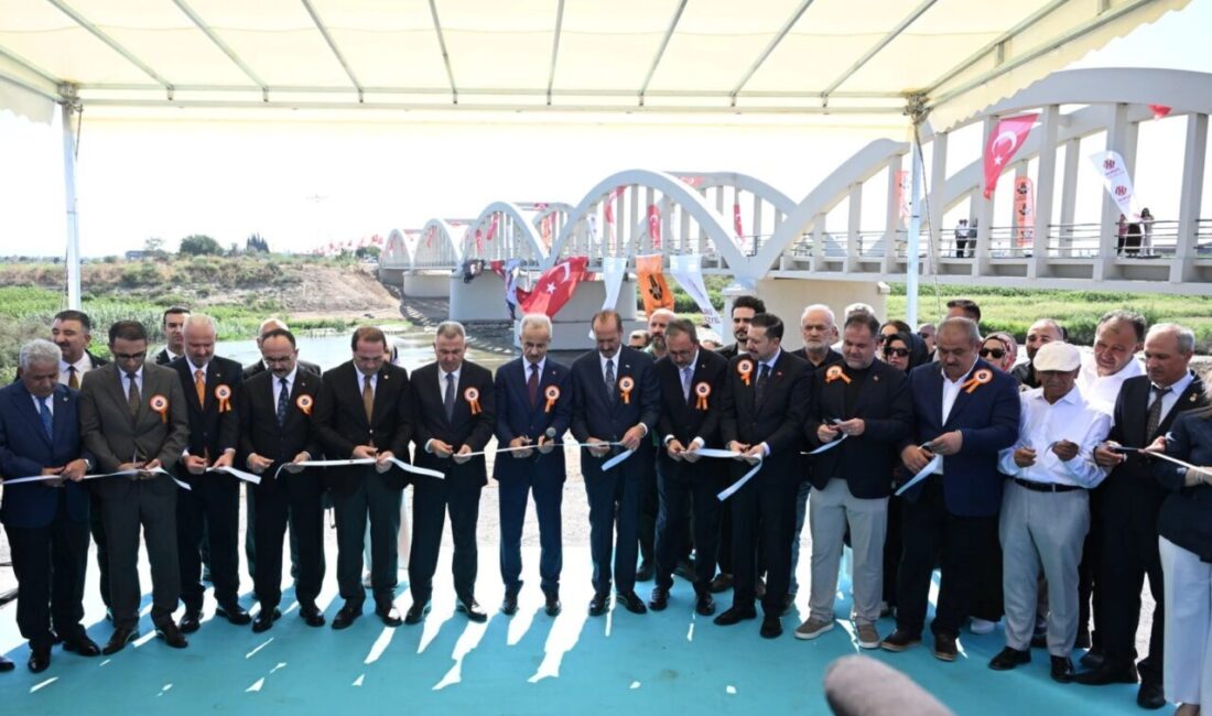 İzmir’in Menemen ilçesinde Gediz Nehri’nin iki yakasını birbirine bağlayan Tarihi
