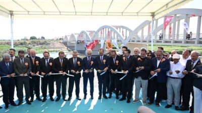 İzmir’in Menemen ilçesinde Gediz Nehri’nin iki yakasını birbirine bağlayan Tarihi