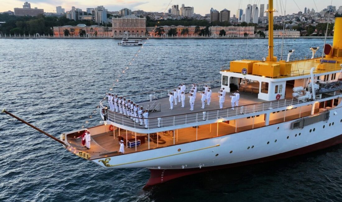 TCG Savarona eğitim gemisi İstanbul’daki liman ziyareti kapsamında iki gün