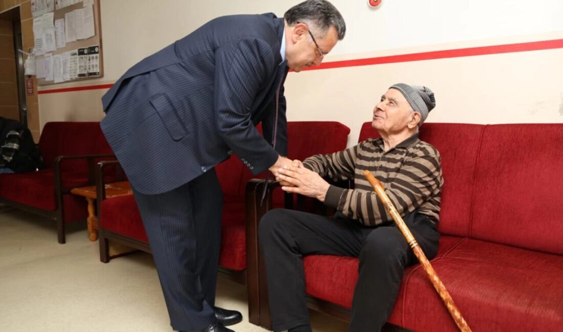 Trabzon Büyükşehir Belediye Başkanı Ahmet Metin Genç, Çamlık Huzurevi Yaşlı