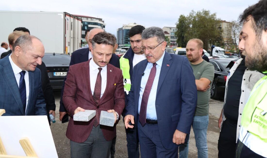 Trabzon’un kalbi Uzun Sokak’ta cephe sağlıklaştırmanın ardından zemin yenileme çalışması