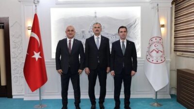 Muş Valisi Avni Çakır ile Bitlis Valisi Ahmet Karakaya, Ağrı