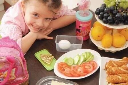 Beslenme ve Diyetetik Bölümü Öğretim Görevlisi Kübra Şahin, okul çağındaki