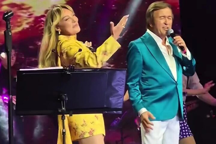 Erol Evgin’in Harbiye Açıkhava konserine Ziynet Sali konuk oldu