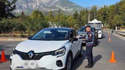 İçişleri Bakanlığı koordinasyonunda ülke genelinde gerçekleştirilen “Aranan Şahıslar Uygulaması”nda, haklarında