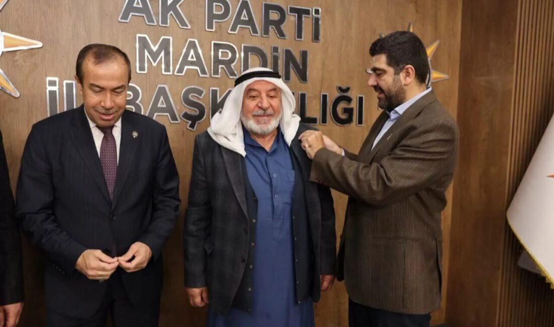 AK Parti Mardin İl Başkanlığınca düzenlenen programda, partiye katılan ailelere