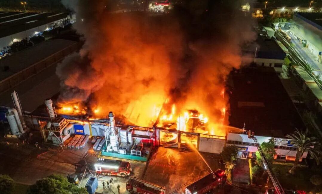 Manisa Organize Sanayi Bölgesi’nde akü fabrikasında meydana gelen patlama ve