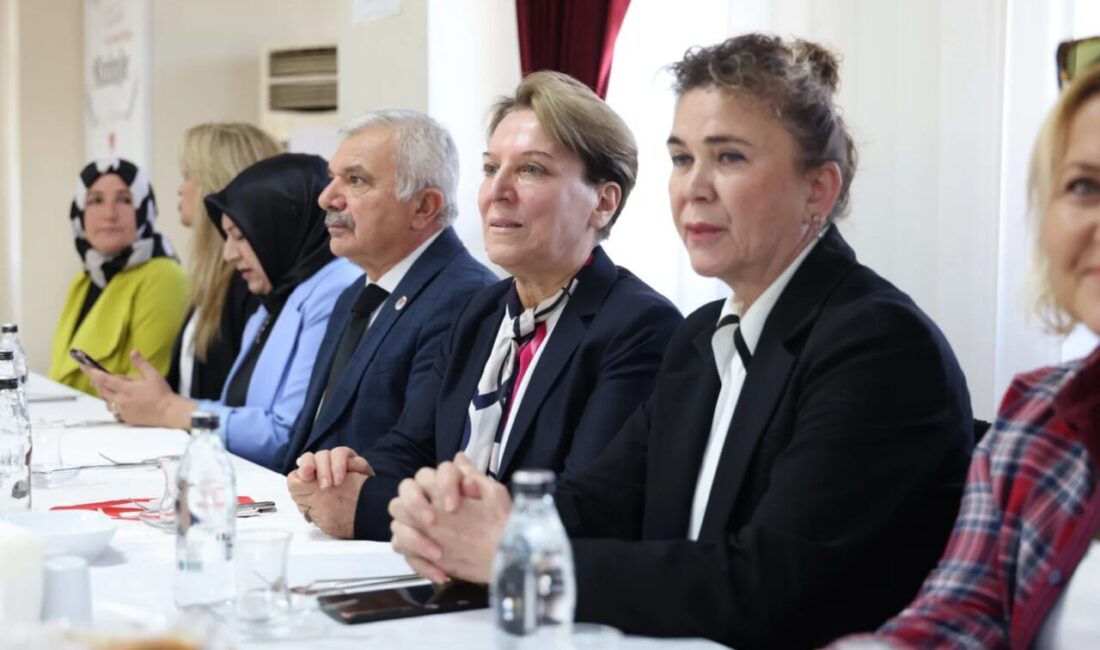 Ankara'da Keçiören Belediyesi Barbaros Hayrettin Mahalle Konağı’nda, “Değerlerimizin İzinde Kadın