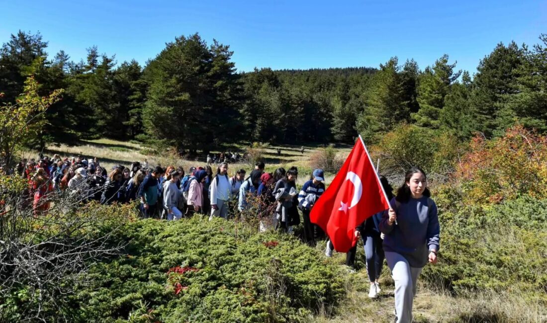 Ankara Büyükşehir Belediyesi, üniversite öğrencilerini Kızılcahamam’daki Işık Dağı ve Belpınar