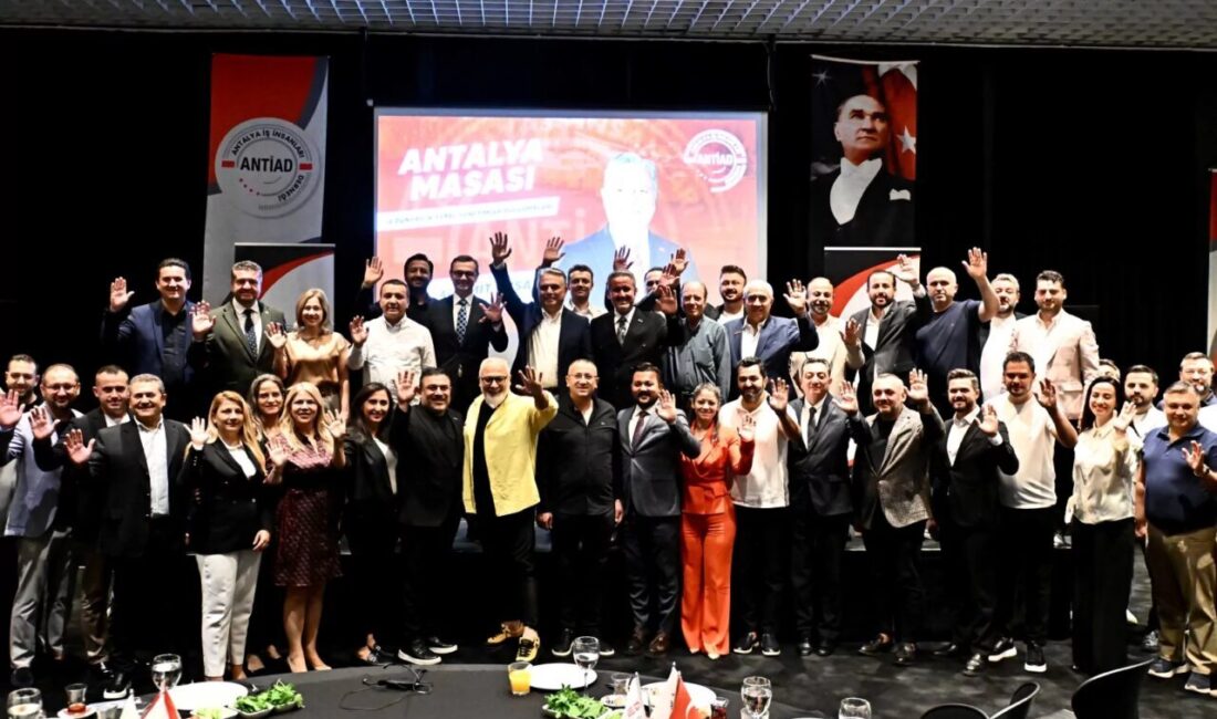 Antalya Muratpaşa Belediye Başkanı Ümit Uysal, Antalya İş İnsanları Derneği’nin