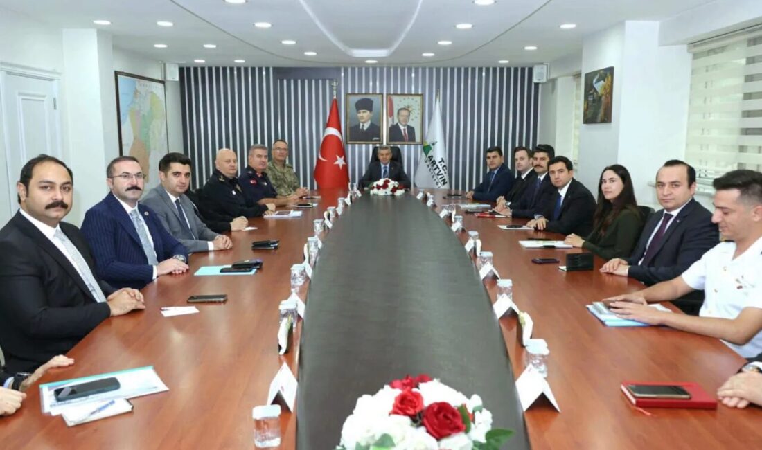 Artvin Valisi Turan Ergün başkanlığında toplanan İl Güvenlik ve Asayiş