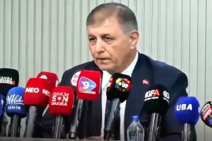 İzmir Büyükşehir Belediye Başkanı Dr. Cemil Tugay'ın, AK Parti'ye geçişinin