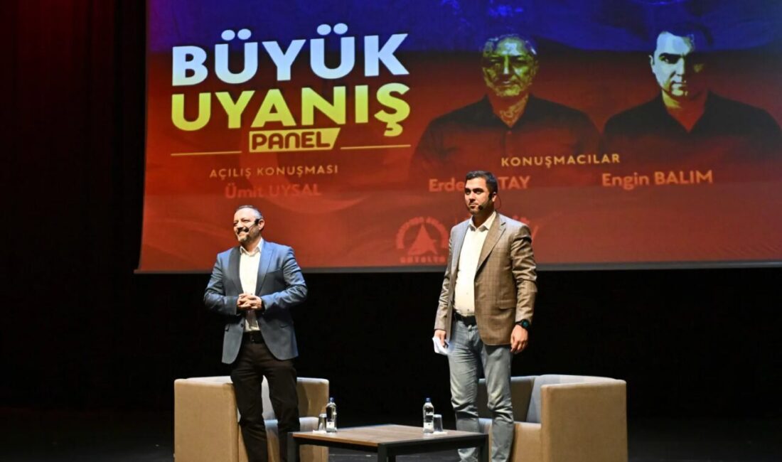 Antalya Muratpaşa Belediye Başkanı Ümit Uysal, Cumhuriyet’in ilanının 103’üncü yıl