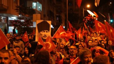 Denizli Büyükşehir Belediyesi tarafından düzenlenen 29 Ekim Cumhuriyet Bayramı kutlamaları