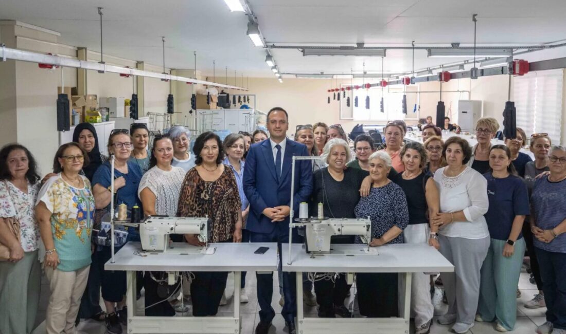 İzmir'de Bornova Belediye Başkanı Ömer Eşki, el sanatları ve ev