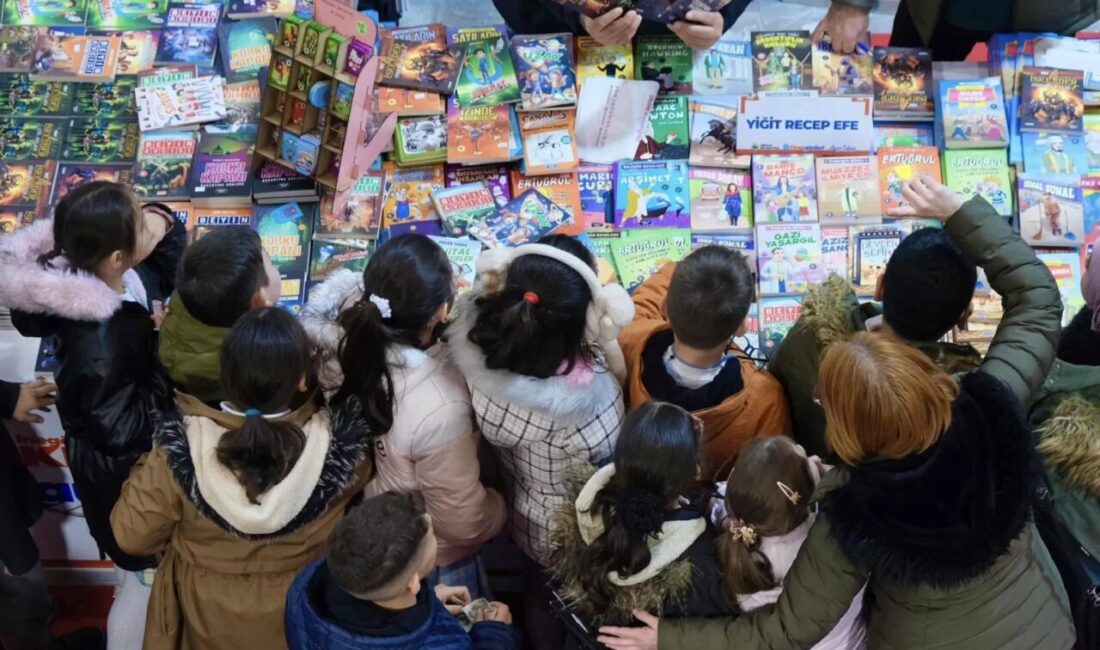 Bursa'da İnegöl Belediyesi tarafından her yıl düzenlenen İnegöl Kitap Günleri,