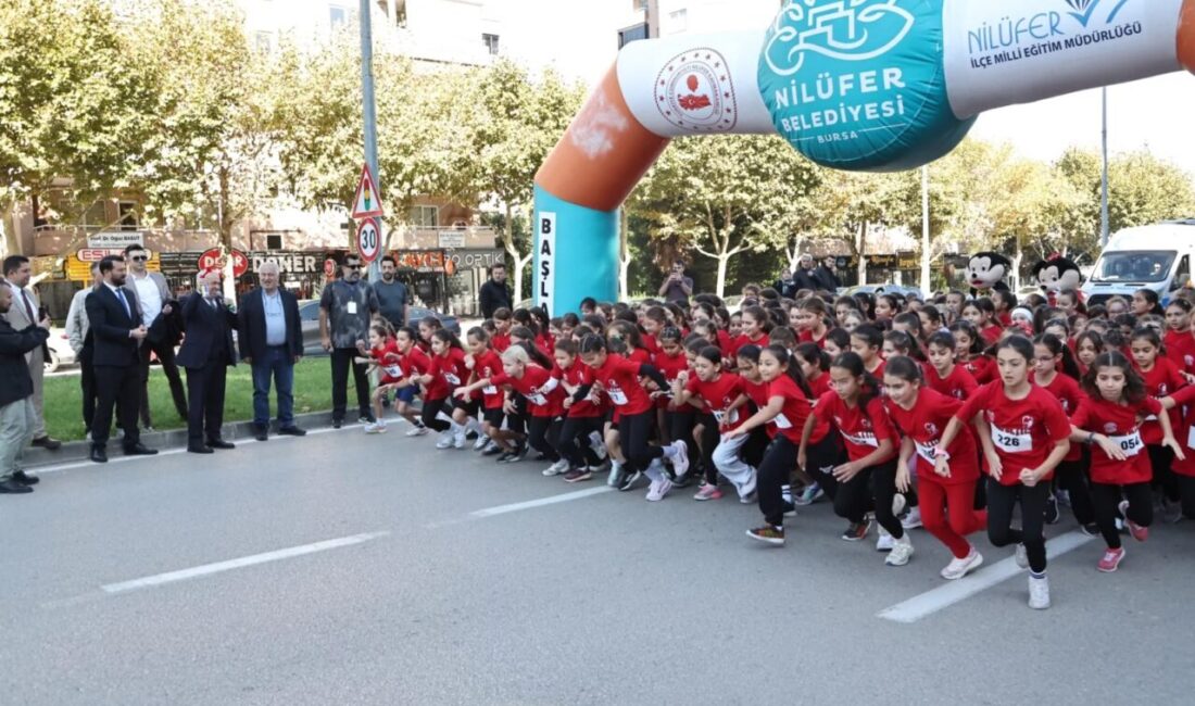 Bursa'da Nilüfer Belediyesi’nin Cumhuriyet’in 103’üncü yılı kutlamaları, geleneksel “Nilüfer Okullar