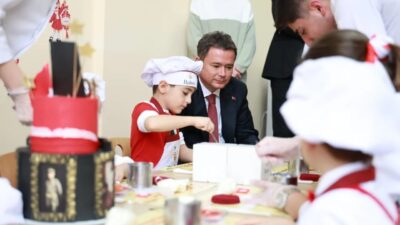 Cumhuriyet’in kuruluşunun 103’üncü yıl dönümü, Osmangazi Belediyesi bünyesinde hizmet veren