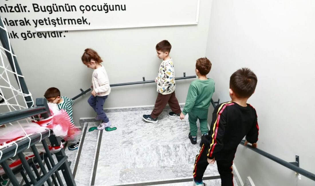 Afetlere karşı hazırlıklı bir toplumun temelinin bilinçli nesillerle atılacağı anlayışıyla