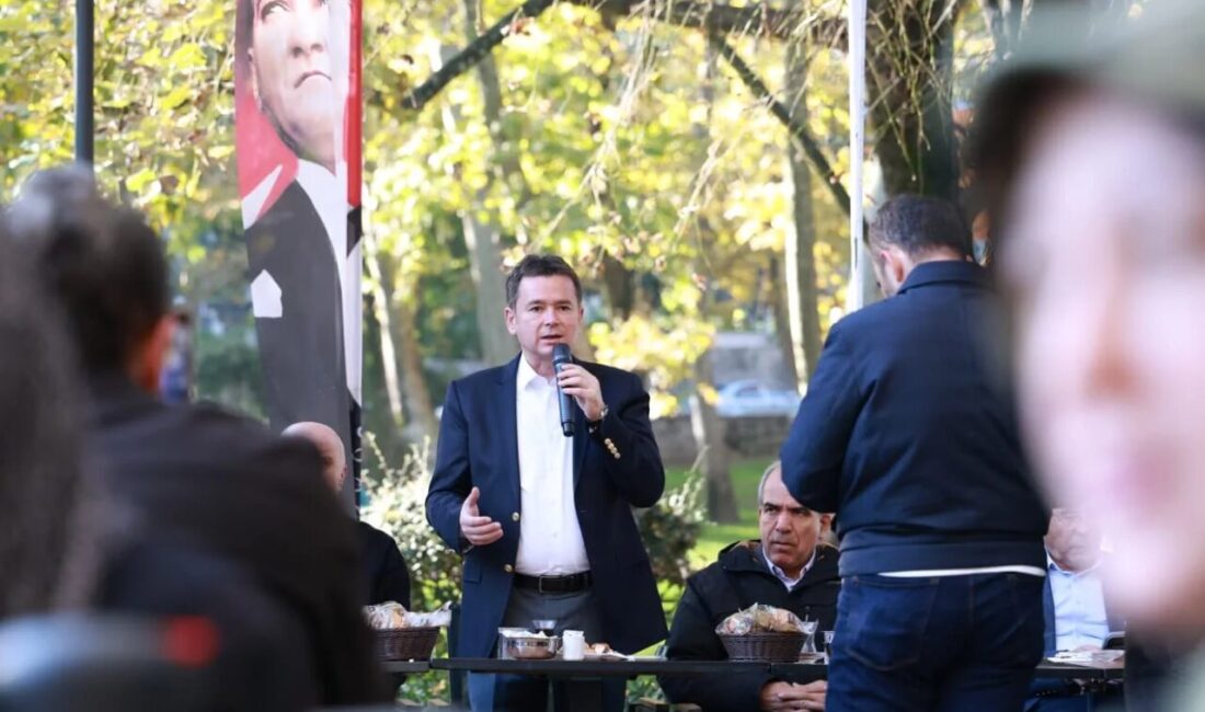 Bursa'da Osmangazi Belediye Başkanı Erkan Aydın, vatandaşlarla doğrudan iletişim kurmak,