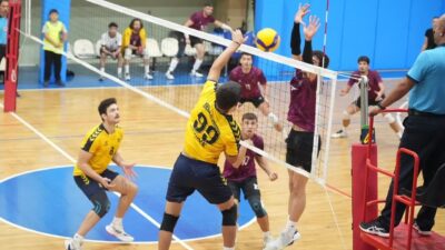 Bursa'da Yenişehir Belediyespor Erkek Voleybol Takımı, sezona fırtına gibi başladı.