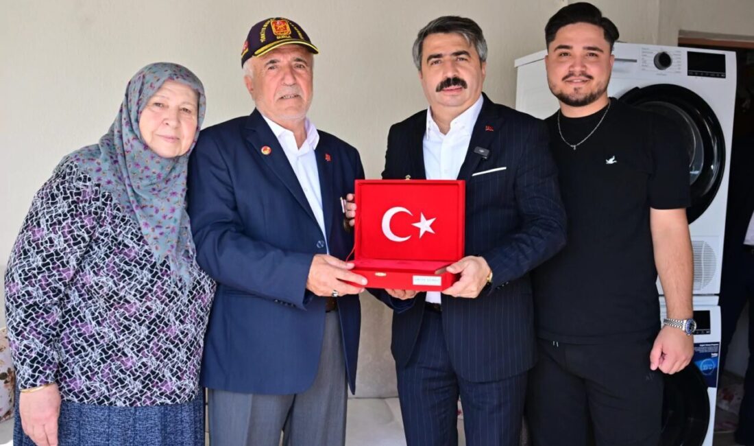 Bursa'nın Yıldırım ilçesinde yaşayan vatandaşlarla bir araya gelmeye özen gösteren