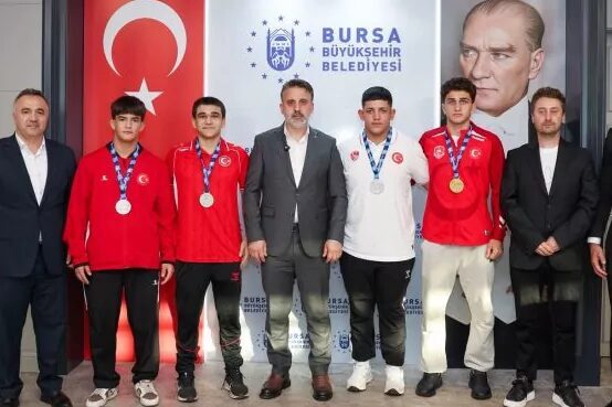 Bursa Büyükşehir Belediye Başkan Vekili Şahin Biba, Balkan Güreş Şampiyonası’nda