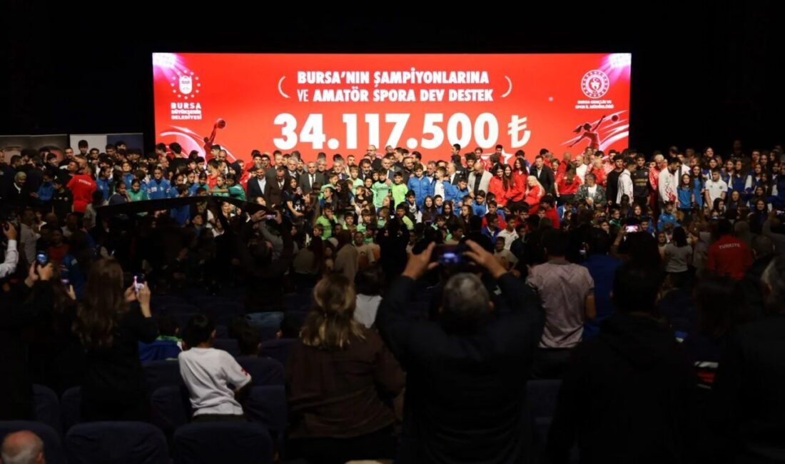 Bursa Büyükşehir Belediyesi tarafından düzenlenen ‘Amatör Spor Kulüplerine Destek ve