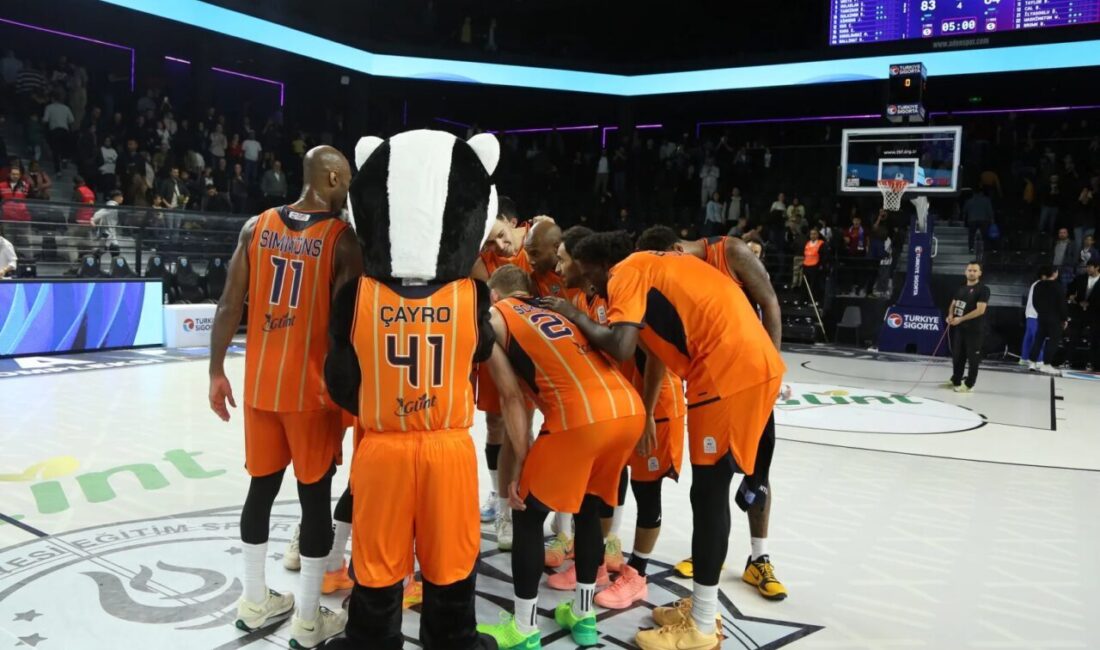 Türkiye Basketbol Süper Ligi 5. Hafta karşılaşmasında sahasında Bursaspor Basketbol’u