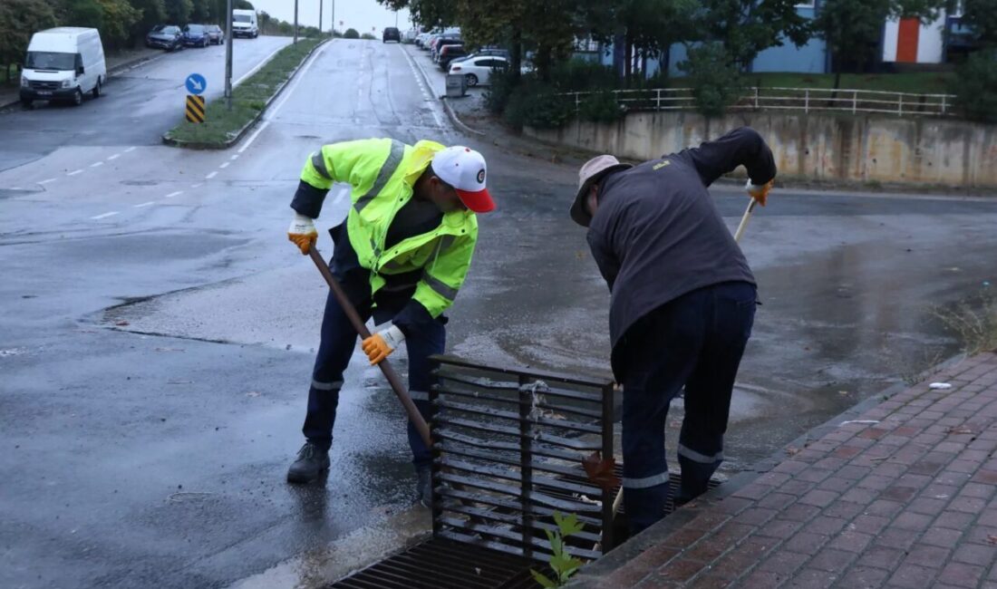 Çayırova Belediyesi Fen İşleri Müdürlüğü ekipleri, dün geceden bu yana
