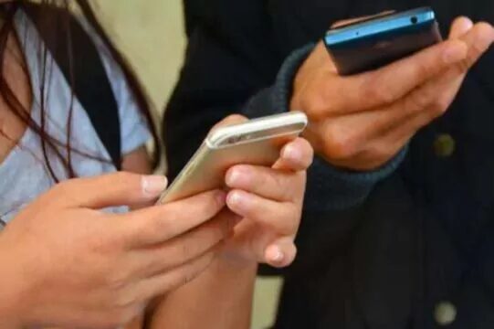 Ticaret Bakanlığı, cep telefonu satışlarında taksit düzenlemesini değiştirdi. Yeni düzenlemeyle