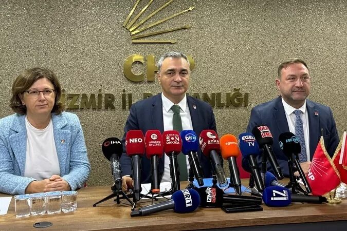 CHP Genel Başkan Yardımcısı ve Parti Sözcüsü Müslim Sarı, İzmir’de