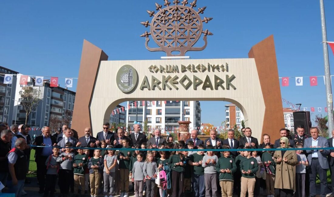 Çorum Belediyesi tarafından hayata geçirilen Arkeopark, düzenlenen törenle hizmete açıldı.