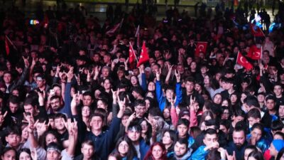 Kocaeli Büyükşehir Belediyesi, Cumhuriyet’in 103. yıl dönümünü Sagopa Kajmer konseriyle