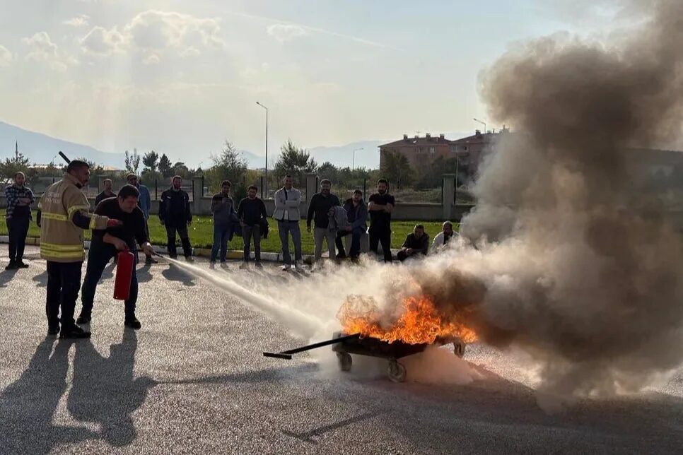 Erzincan Belediyesi İtfaiye Müdürlüğü Eğitim Amirliği tarafından Devlet Demir Yolları