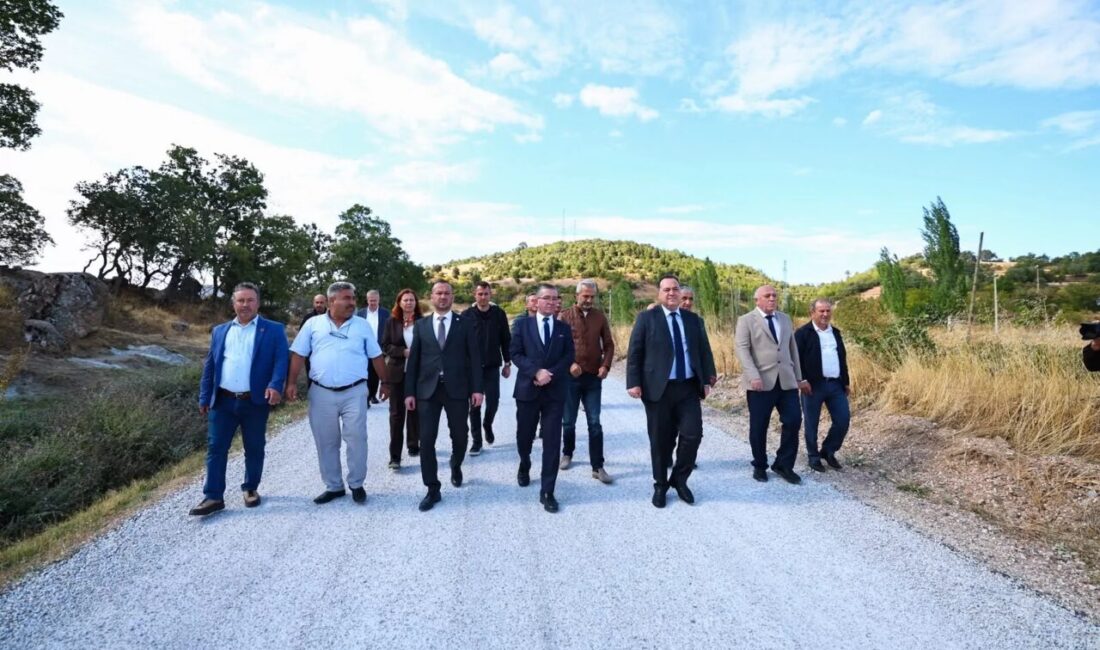 Manisa Büyükşehir Belediye Başkanı Besim Dutlulu, Demirci’de 12 mahalleyi birbirine