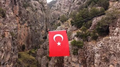 Denizli Büyükşehir Belediyesi Arama Kurtarma (DEBAK) ekibi, Acıpayam Kanyonu’nda düzenlediği