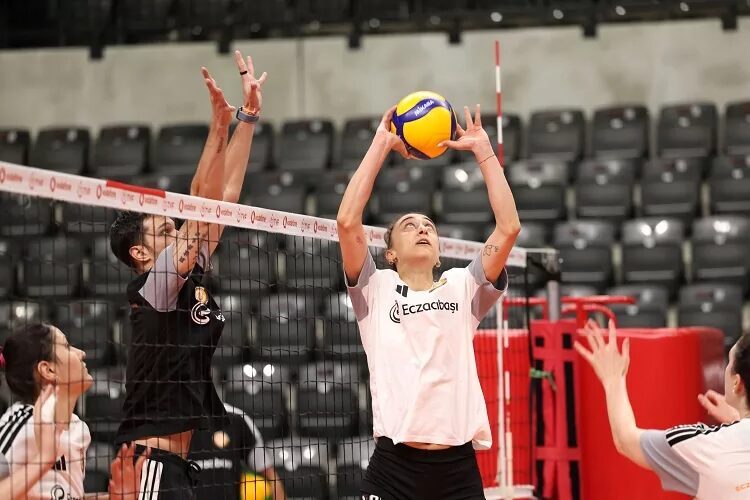 Eczacıbaşı Peron İstanbul, Vodafone Sultanlar Ligi’nin Nilüfer Belediyespor Eker deplasmanıyla