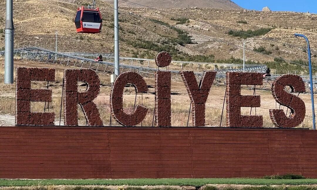 Kayseri Büyükşehir Belediyesi’nin Erciyes Kayak Merkezi’ni dört mevsim turizm destinasyonu