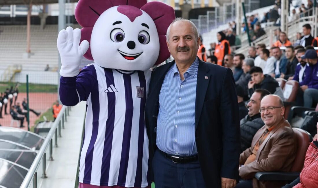 Gebzespor, sahasında konuk ettiği Soma Spor’u 4-1 gibi farklı bir