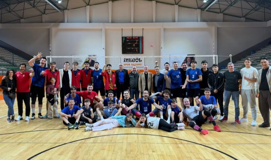 Bursa'da İnegöl Belediyespor Erkek Voleybol Takımı, Uzman Posta Erkekler Voleybol